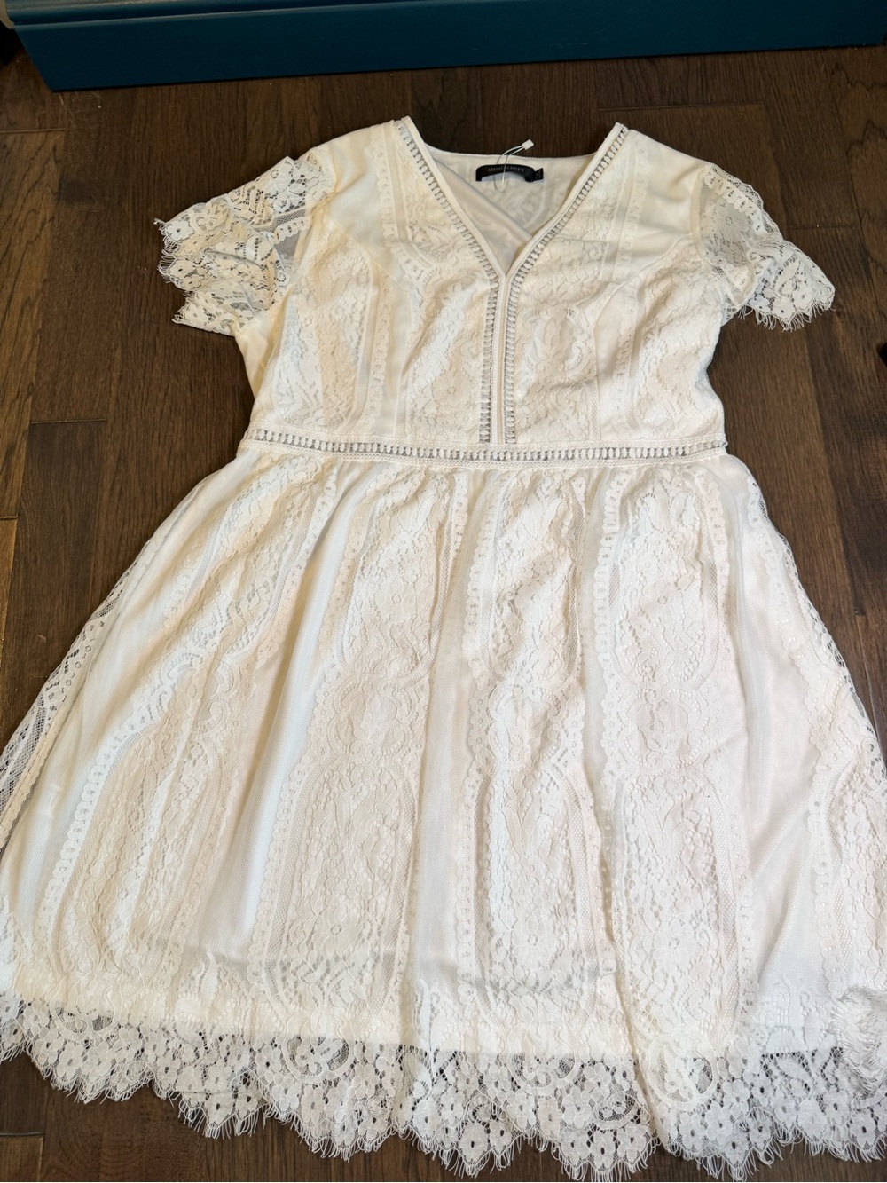 Lace V-Neck White Midi Dress - Brand Not Visible